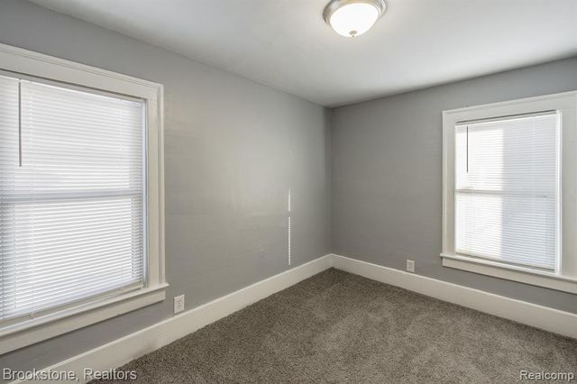 54 Hudson Avenue, Pontiac, MI 48342