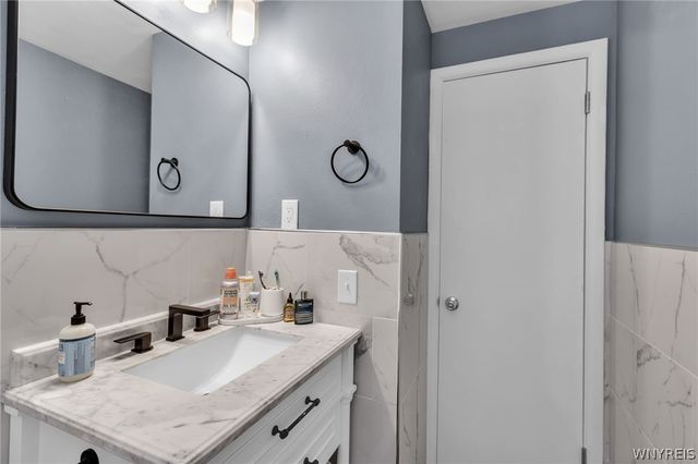 21 Eisenhower Drive, Lockport City, NY 14094