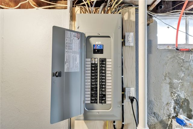 21 Eisenhower Drive, Lockport City, NY 14094