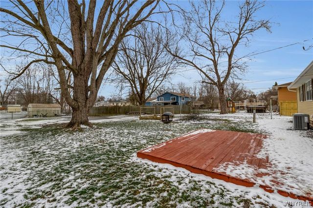 21 Eisenhower Drive, Lockport City, NY 14094