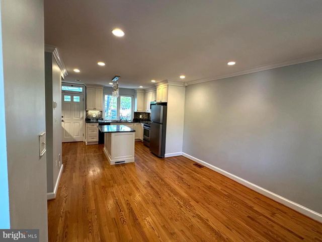 7 CLIFFORD AVE, Alexandria, VA 22305