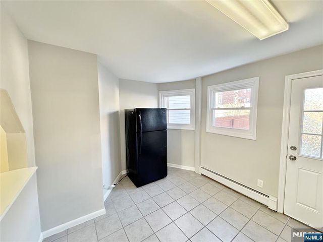 600 5th Street, Newark, NJ 07107