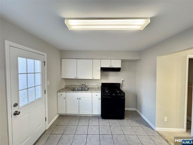 600 5th Street, Newark, NJ 07107