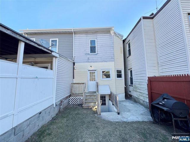 600 5th Street, Newark, NJ 07107