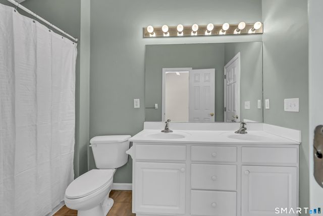 902 Sienna Drive 902, Danbury, CT 06810