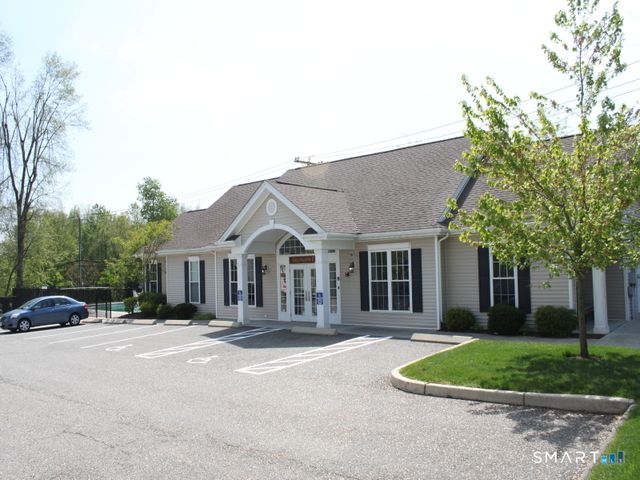 902 Sienna Drive 902, Danbury, CT 06810