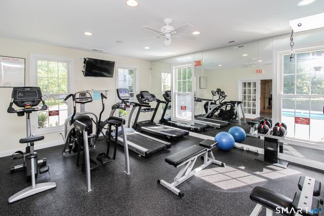 902 Sienna Drive 902, Danbury, CT 06810