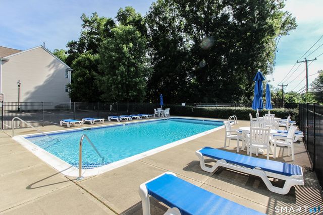 902 Sienna Drive 902, Danbury, CT 06810