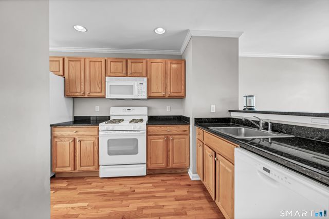 902 Sienna Drive 902, Danbury, CT 06810