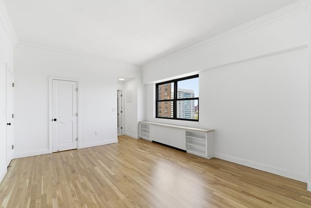 6 Whittier Place 17D, Boston, MA 02114