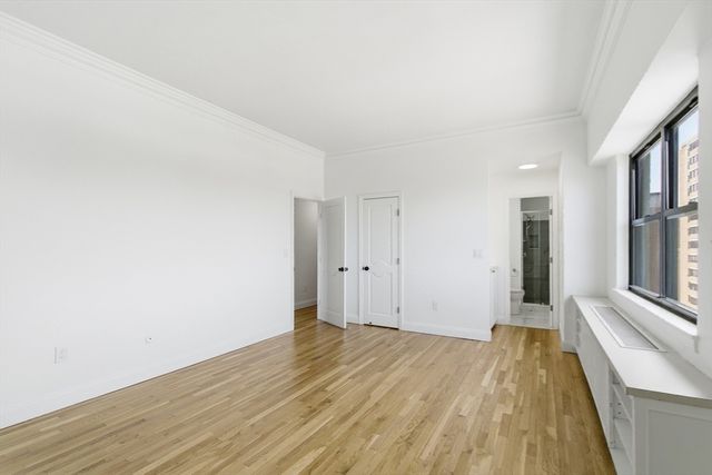 6 Whittier Place 17D, Boston, MA 02114