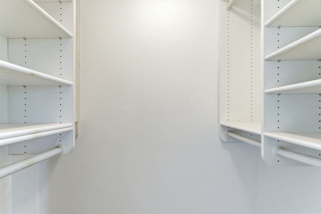 6 Whittier Place 17D, Boston, MA 02114