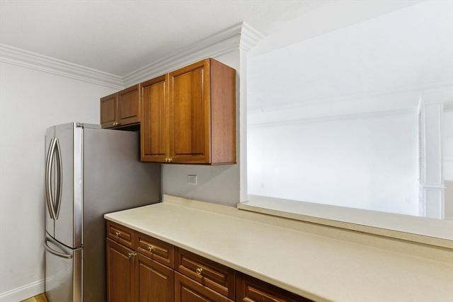 6 Whittier Place 17D, Boston, MA 02114