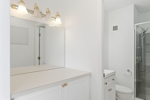 6 Whittier Place 17D, Boston, MA 02114