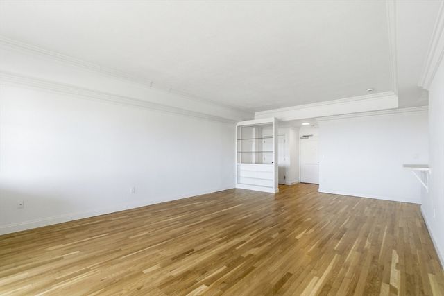 6 Whittier Place 17D, Boston, MA 02114