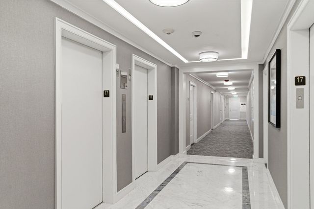 6 Whittier Place 17D, Boston, MA 02114