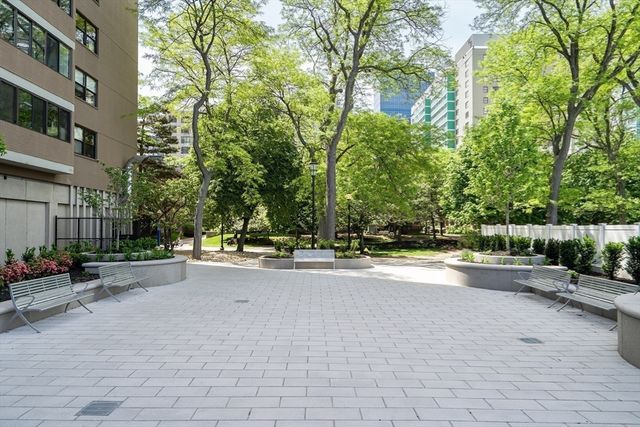 6 Whittier Place 17D, Boston, MA 02114