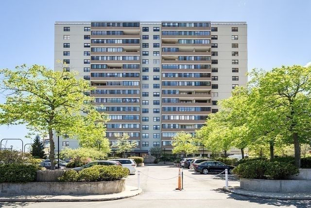 6 Whittier Place 17D, Boston, MA 02114
