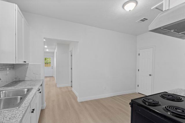 1017 E Washington Street, Paris, TX 75460