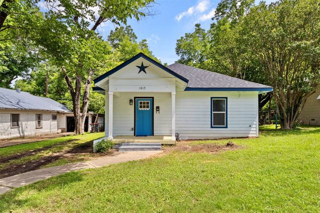 1017 E Washington Street, Paris, TX 75460