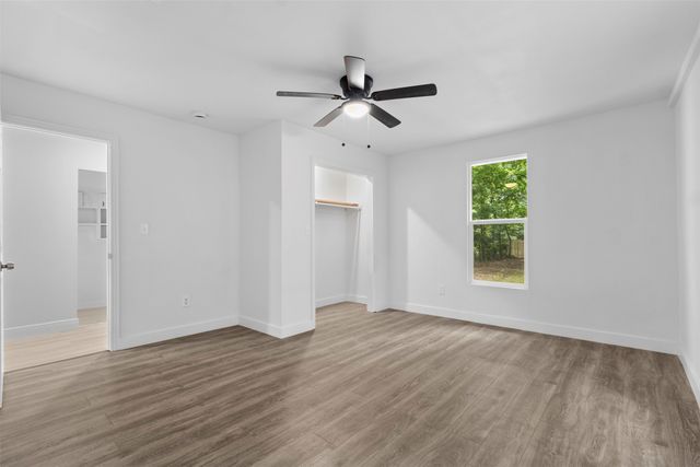1017 E Washington Street, Paris, TX 75460
