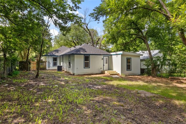 1017 E Washington Street, Paris, TX 75460