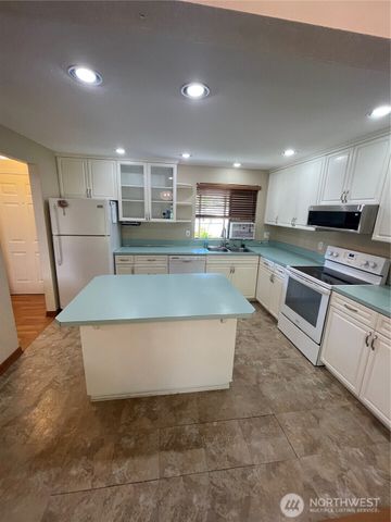 32508 44th Avenue S, Federal Way, WA 98001