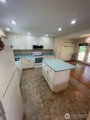32508 44th Avenue S, Federal Way, WA 98001