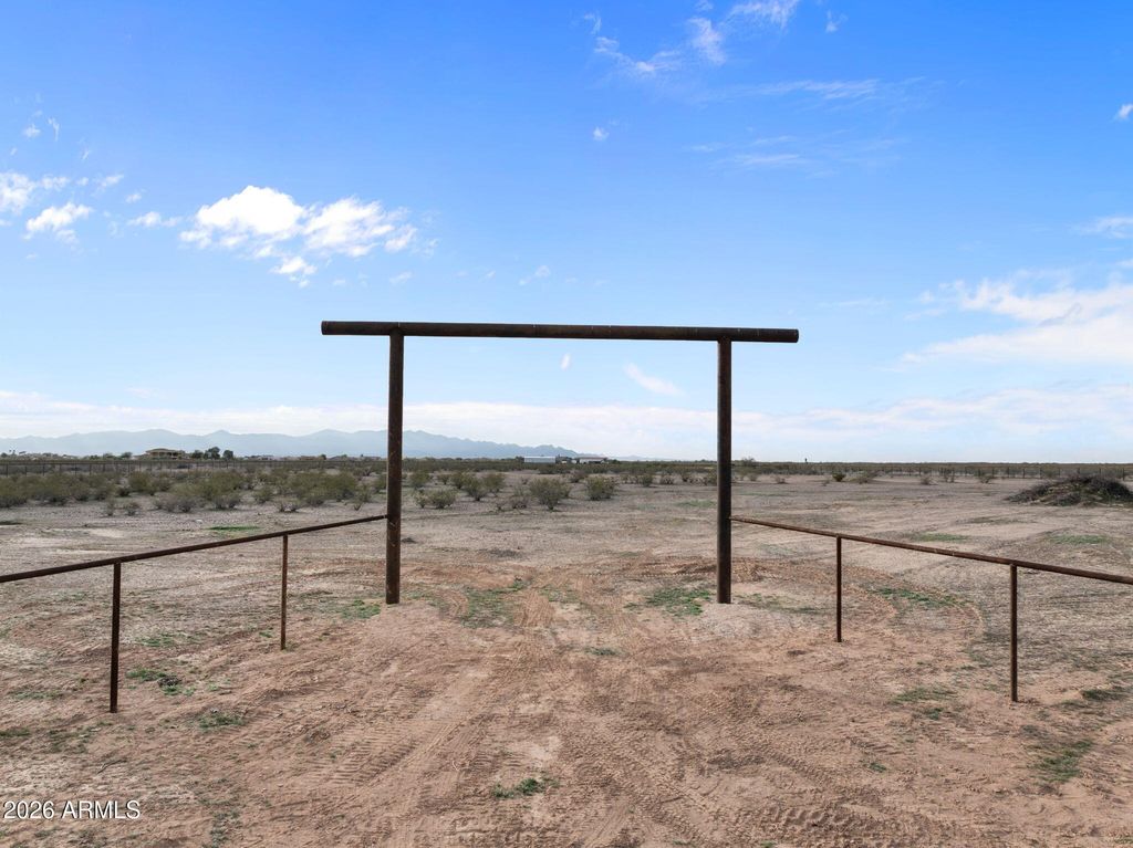 30700 N 259th Avenue -, Wittmann, AZ 85361 — exterior