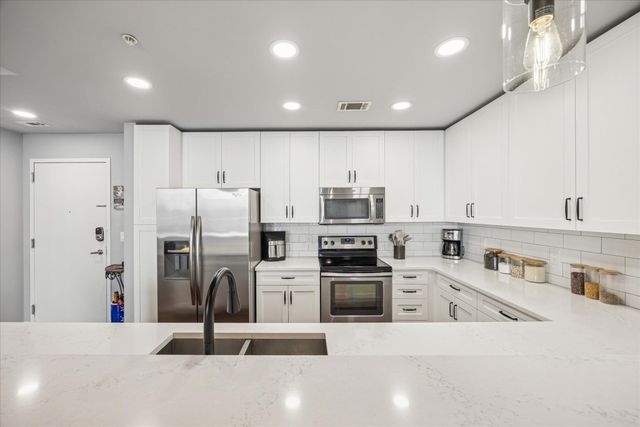 360 Nueces ST 4009, Austin, TX 78701