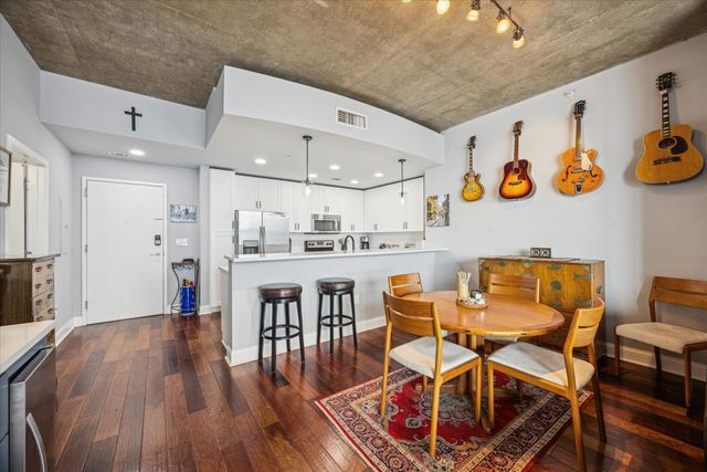 360 Nueces ST 4009, Austin, TX 78701