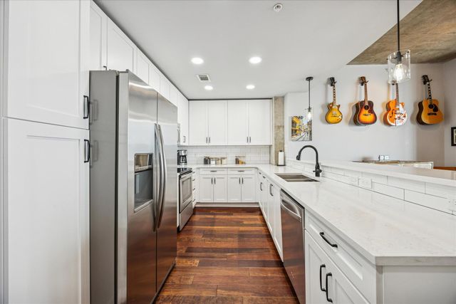 360 Nueces ST 4009, Austin, TX 78701