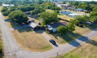 406 HAWTHORNE AVENUE, Iowa Park, TX 76367