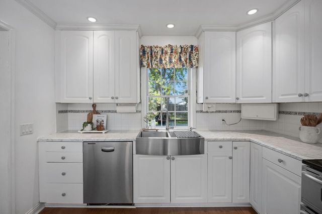 4812 Valley View Road, Edina, MN 55424