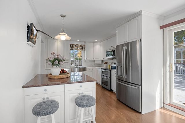 4812 Valley View Road, Edina, MN 55424