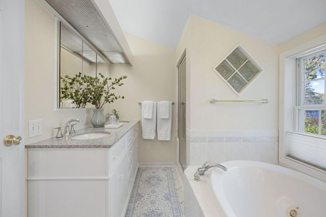 4812 Valley View Road, Edina, MN 55424