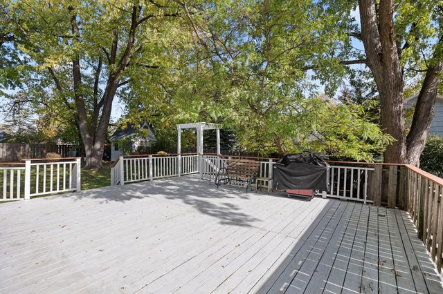 4812 Valley View Road, Edina, MN 55424