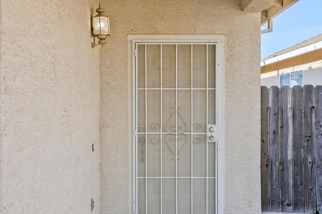 7766 Dersingham Dr, Sacramento, CA 95829