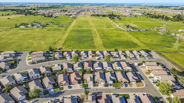 7766 Dersingham Dr, Sacramento, CA 95829