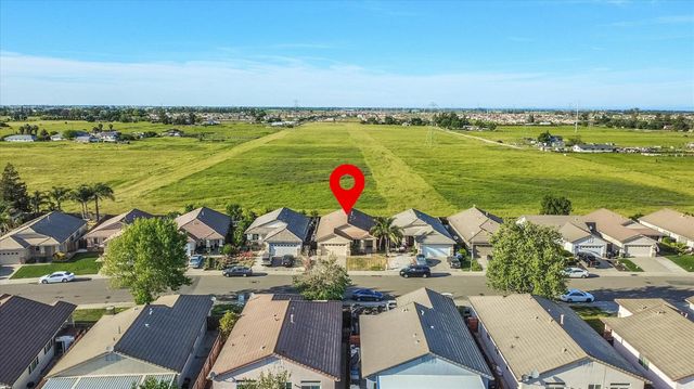 7766 Dersingham Dr, Sacramento, CA 95829