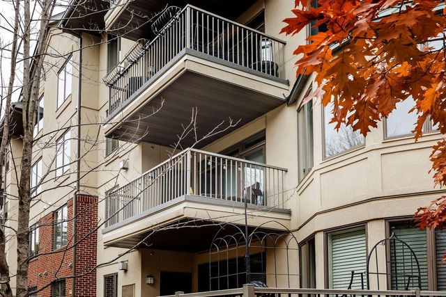 5250 Grandview Square 2201, Edina, MN 55436