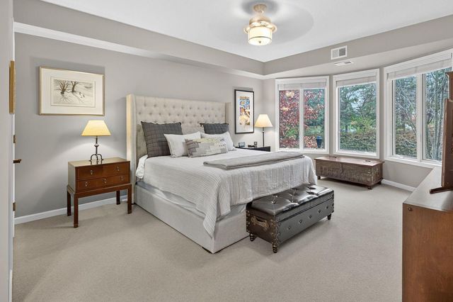 5250 Grandview Square 2201, Edina, MN 55436