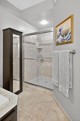 5250 Grandview Square 2201, Edina, MN 55436