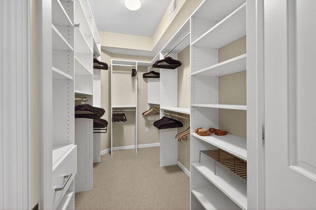 5250 Grandview Square 2201, Edina, MN 55436