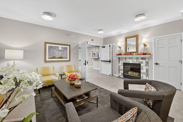 5250 Grandview Square 2201, Edina, MN 55436