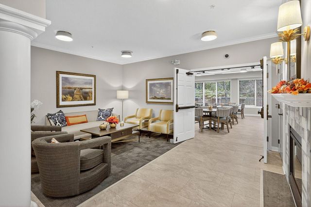 5250 Grandview Square 2201, Edina, MN 55436