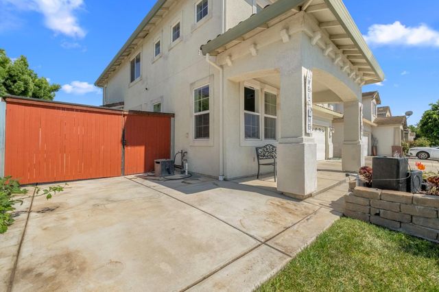 8727 Whitehouse Rd, Elk Grove, CA 95758