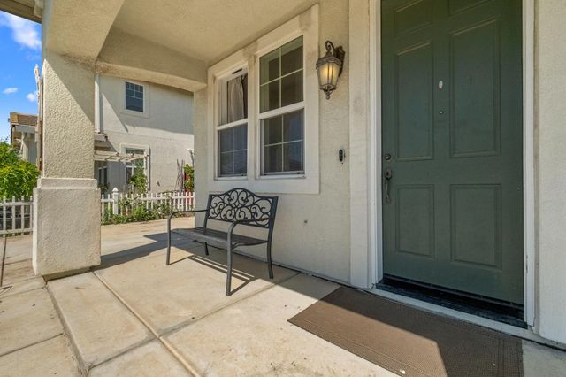 8727 Whitehouse Rd, Elk Grove, CA 95758