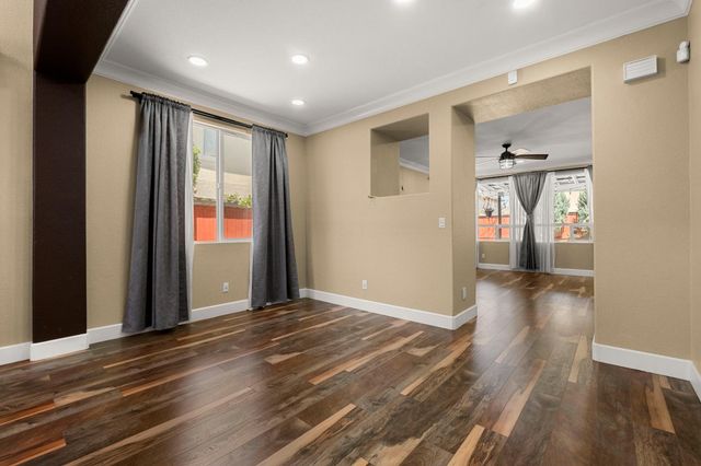 8727 Whitehouse Rd, Elk Grove, CA 95758