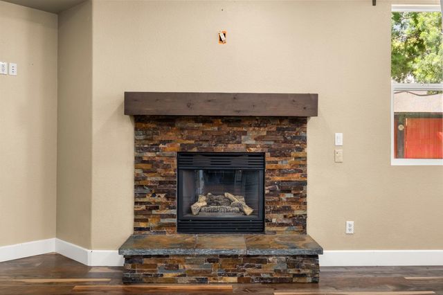 8727 Whitehouse Rd, Elk Grove, CA 95758